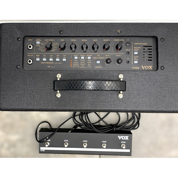 (BRUGT) Vox VT40X Combo med VFS5 Footswitch